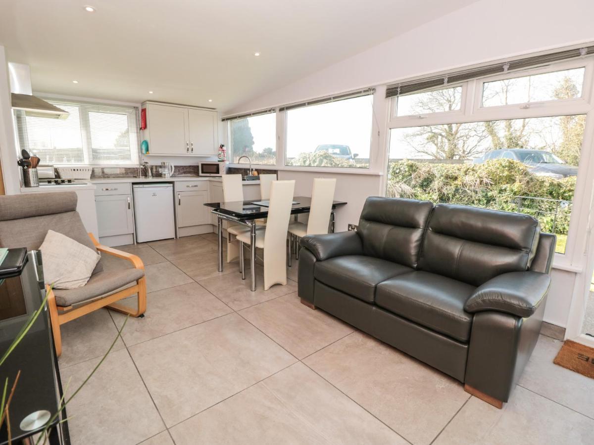 201 Norton Park Villa Dartmouth Bagian luar foto