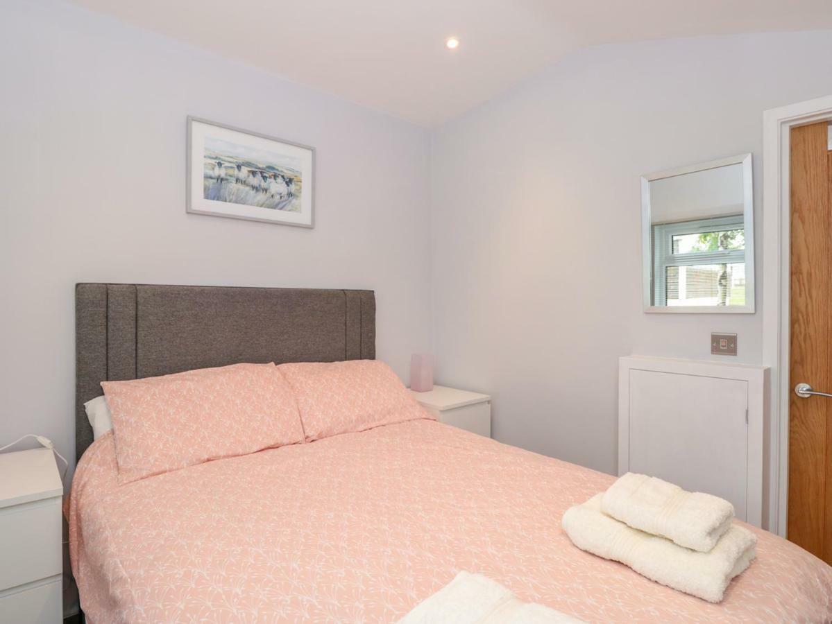 201 Norton Park Villa Dartmouth Bagian luar foto