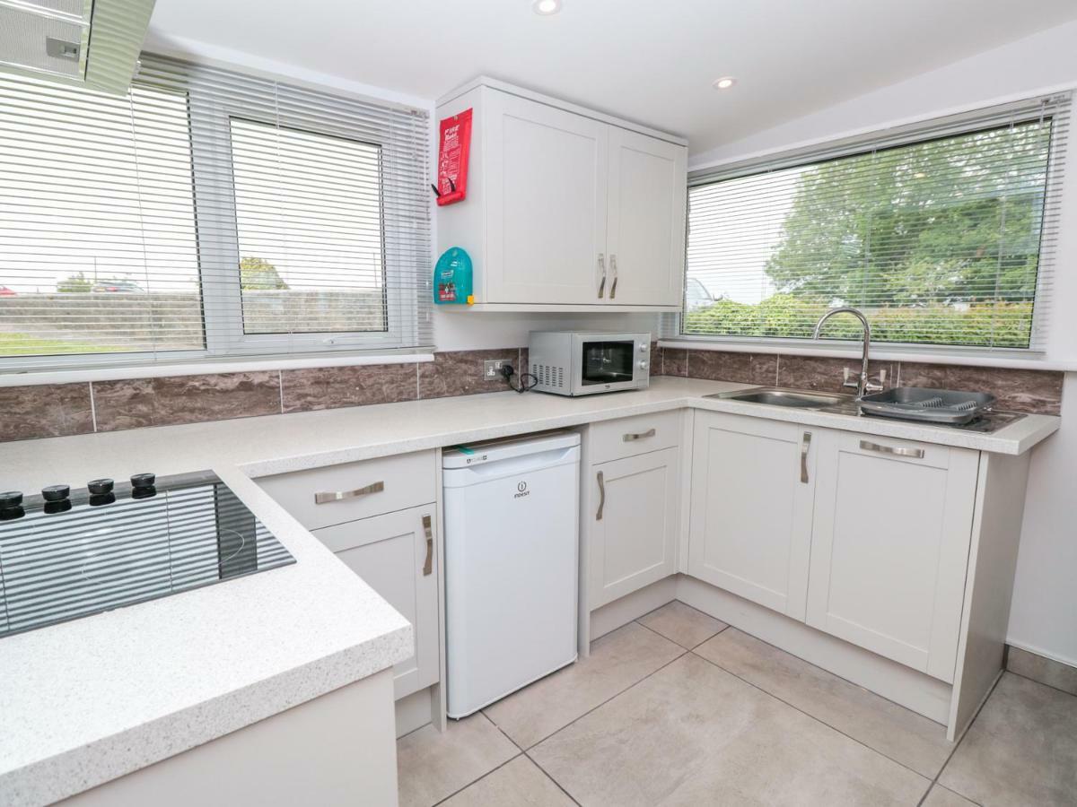 201 Norton Park Villa Dartmouth Bagian luar foto